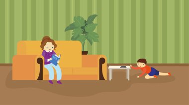 Kedili genç kadın kanepede oturuyor ve kitap okuyor.