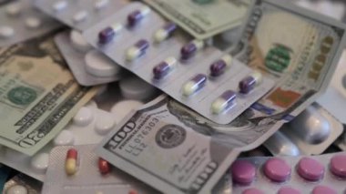 ilaç, dolar ve kapsüller