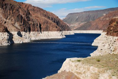 Colorado nehri Hoover Barajı manzaralı.