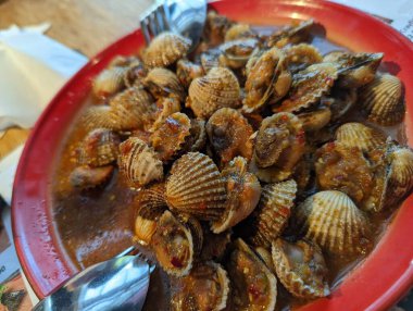 Singapur kabukları baharatlı.