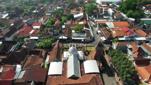 인도네시아의 2022 공중에서 두스의 모스크는 쿠두스에 송고의 역사적 유물이다 양식은 — 비디오