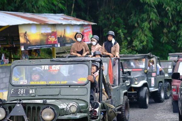 Yogyakarta Indonezja Czerwca 2022 Trasa Lawy Merapi Jeepami Road Samochody — Zdjęcie stockowe