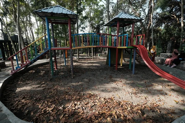 Plac Zabaw Dla Dzieci Parku Miejskim — Zdjęcie stockowe