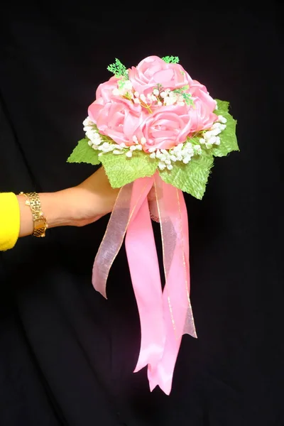 Beautiful Bouquet Roses Hand Black Background — Stock Photo, Image