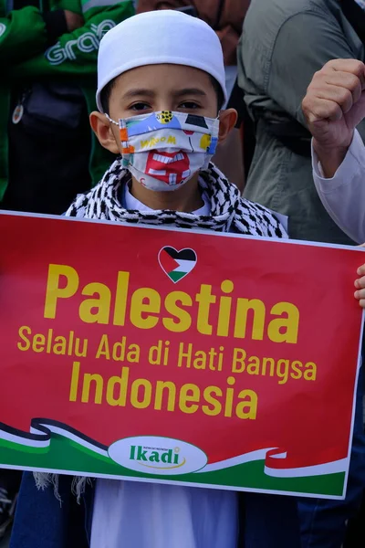 Yogya Indonesia 2021年5月21日以色列在日惹对巴勒斯坦进行军事侵略的示威 示威者身穿印度尼西亚巴勒斯坦头巾 作为对巴勒斯坦的一种支持 — 图库照片
