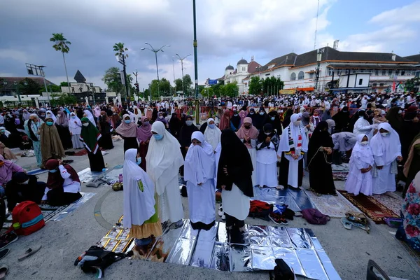 Yogya Indonésia Maio 2021 Eid Fitr Orações Realizadas Durante Pandemia — Fotografia de Stock