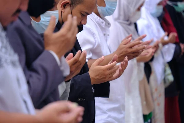 Yogya Indonesia Mayo 2021 Oraciones Eid Fitr Celebradas Durante Pandemia — Foto de Stock