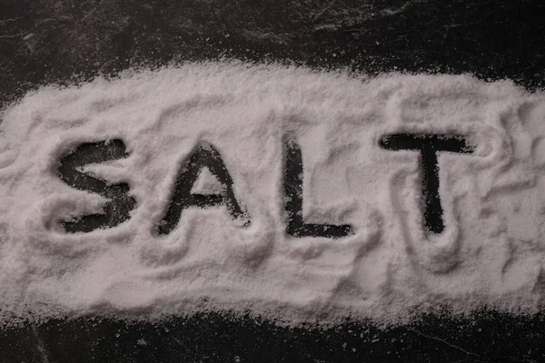 いい塩だ 塩は塩を味わうことができるミネラルの一種です 一般的に利用可能な塩は海水によって生成される塩化ナトリウム Nacl である — ストック写真