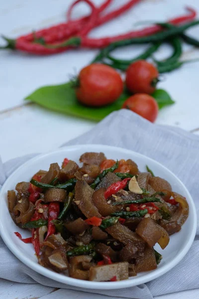 Oseng Kikil Sapi Perna Carne Frita Com Especiarias Pimentões Vermelhos — Fotografia de Stock