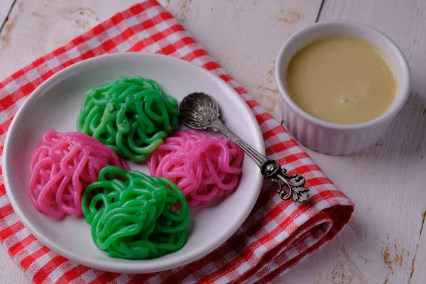 Kue Putu Mayang Indonesiska Traditionella Snacks Gjorda Rismjöl Socker Pandablad — Stockfoto