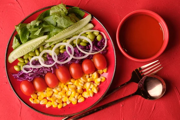 Salada Legumes Frescos Edamame Milho Doce Tomate Cereja Alface Romaine — Fotografia de Stock