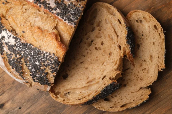 Zbliżenie Chleba Żytniego Plasterkach Naturalne Drożdże Fermentacja Chleb Brązowy — Zdjęcie stockowe