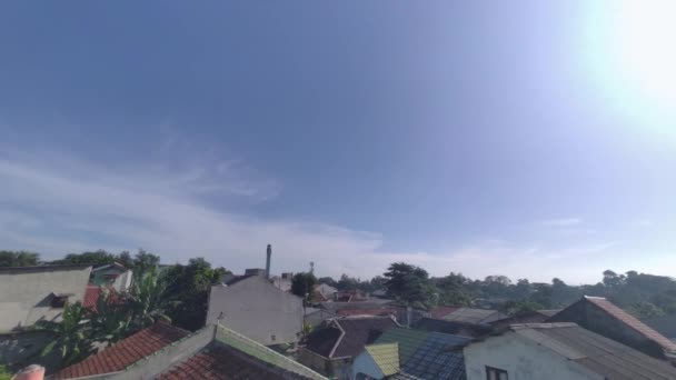 Mavi Gökyüzü Beyaz Bulutlar Sabahın Köründe Jakarta Nın Banliyö Bölgesinde — Stok video