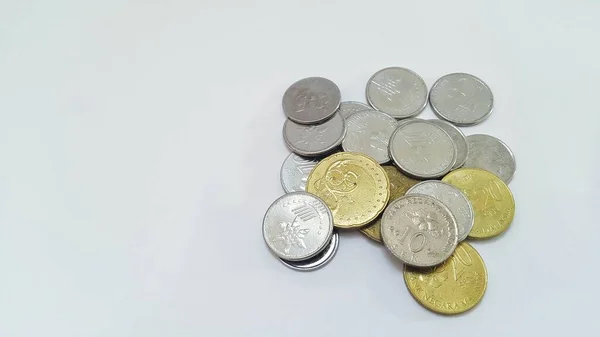 Montón Monedas Ringgit Malasia Sobre Fondo Blanco —  Fotos de Stock