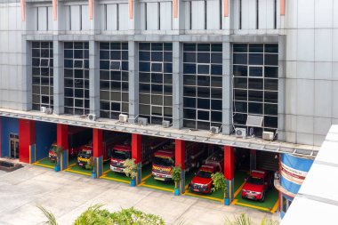 Jakarta, Endonezya - 24 Şubat 2024: Lebak Bulus Jakarta 'daki itfaiye aracı itfaiye istasyonuna park edilmiş.