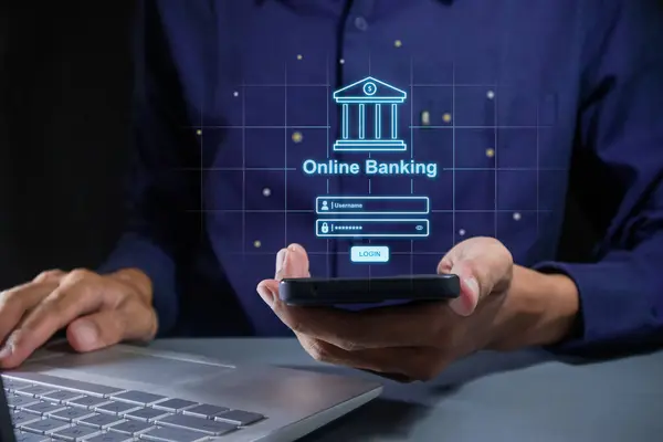 İş adamı internet bankacılığına erişmek için akıllı telefon kullanıyor. Mobil bankacılığa erişmek için kullanıcı adı ve parola girin.