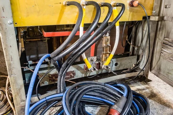 Transformador Eléctrico Industrial Con Bobinas Cables Alimentación — Foto de Stock