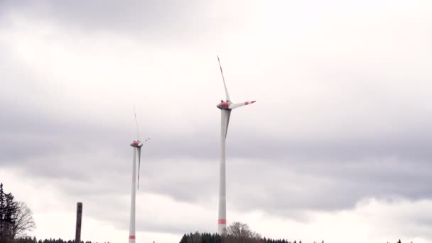 Windkraftanlagen Zur Sicherstellung Der Stromerzeugung Umweltfreundliche Und Natürliche Energie Für — Stockvideo