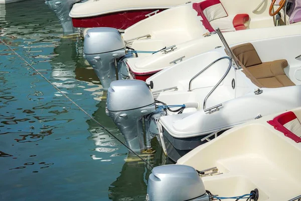 Chers Yachts Luxe Bateaux Dans Port Dans Parking Divers Bateaux — Photo