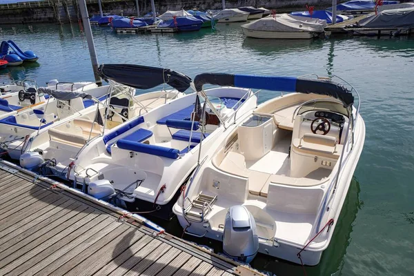 Chers Yachts Luxe Bateaux Dans Port Dans Parking Divers Bateaux — Photo