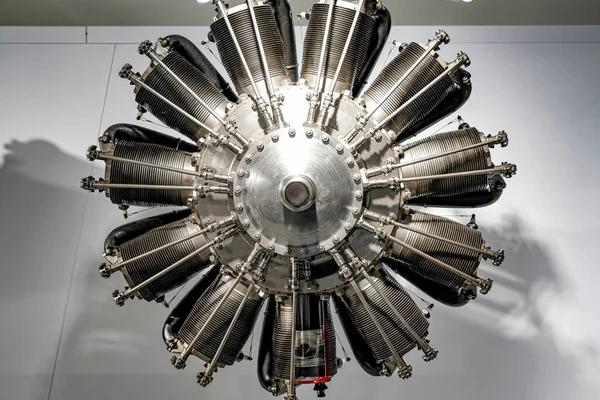 stock image Twelve-cylinder engine of an old-style aircraft in a museum showcase. High quality photo