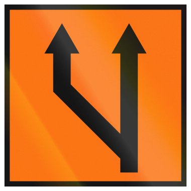 İsrail geçici yol işareti - Soldan başlayan ek şerit.