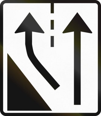 Uganda 'da bilgi yolu işareti - Ekstra şeridin başlangıcı.