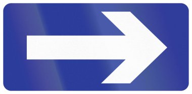 Çin 'de yol tabelası - Sağda tek yön yol.