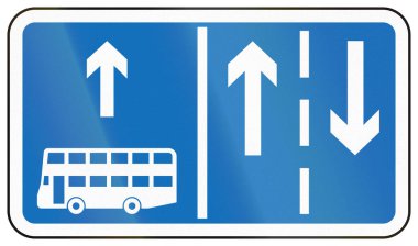Sadece Hong Kong 'da Çin trafik levhası kullanılır- sadece sol şeritte bayilik verilen otobüsler yasaktır..