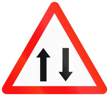 Macau 'da Çin uyarı levhası kullanıldı - çift yönlü trafik.