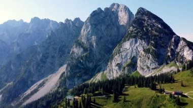 Gosau Klettersteig am Donnerkogel Dağı merdiveni hava manzarası