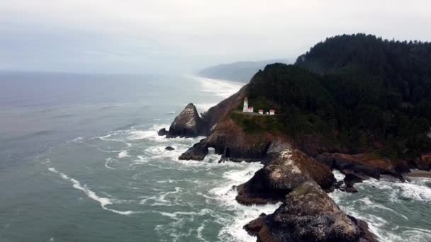 Oregon Pasifik Sahil Otobanı Ndaki Heceta Baş Feneri — Stok video