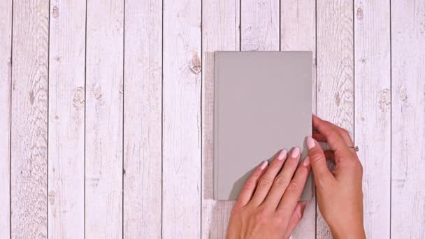 Vintage Book Blank Page Beckons — Stock Video