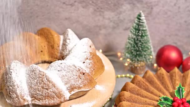 Decorating Christmas Gugelhupf Cake Dusting Powdered Sugar — Stock Video