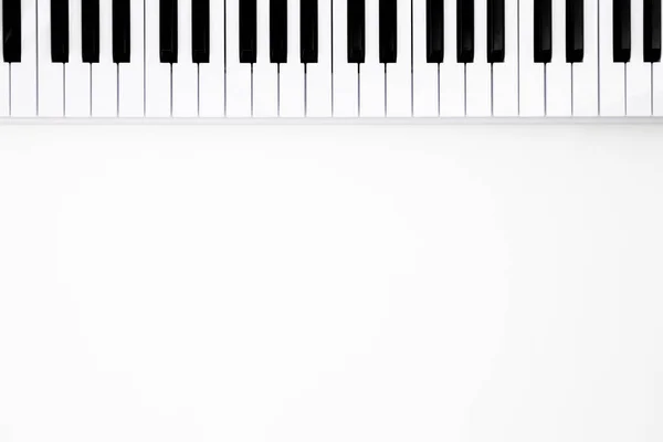Teclado Musical Sobre Fundo Branco Flat Lay Espaço Para Texto — Fotografia de Stock