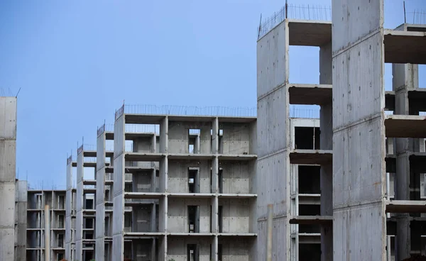 Afrika 'da birkaç yeni bina inşaatı, kırsal kesimde muhteşem bir inşaat.