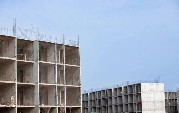 Afrika 'da birkaç yeni bina inşaatı, kırsal kesimde muhteşem bir inşaat.