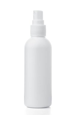 Plastik temiz üç şişe ile Dispenser pompalar beyaz arka plan üzerinde boş