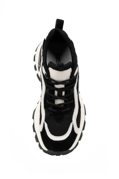 运动鞋与白色背景隔离 黑色运动鞋跑鞋 年轻的风格 健康的鞋子 随意的风格 — 图库照片