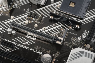 Soket AM4. Anakart için AM4 Soketi 'ni doğal ışık ile kapatın. Teknolojik geçmiş