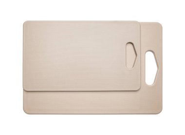 Kesme tahtası. Beyaz arka planda plastik bir pano. Mutfak eşyaları.