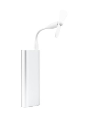 USB Fan ve Power Bank. Beyaz Portatif Fan. Vantilatör sağa sola dönüyor ve hava akımı yaratıyor. Power Bank tarafından yüklenen Mini Pocket Fan