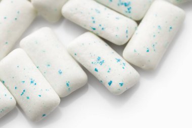 Sakız. Naneli sakız çiğneme pedleri. Sakız arkaplanı