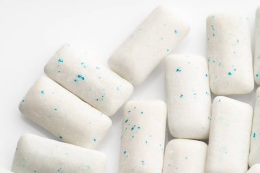 Sakız. Naneli sakız çiğneme pedleri. Sakız arkaplanı