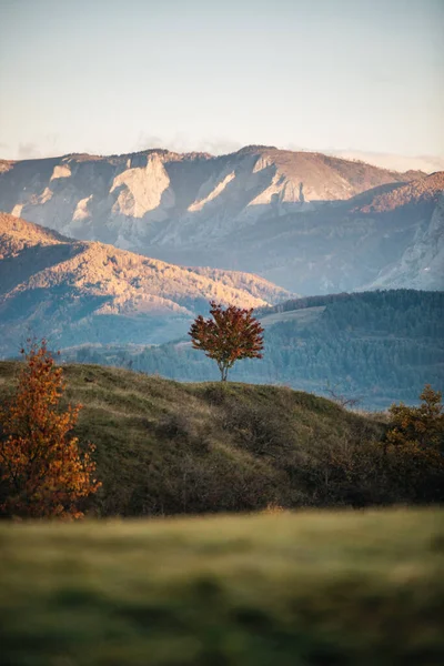 Krásná Podzimní Krajina Pohořím — Stock fotografie