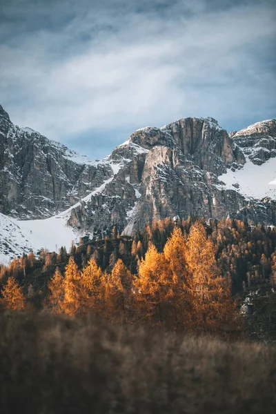 Piękne Zimowe Krajobrazy Górach Jesienią — Zdjęcie stockowe