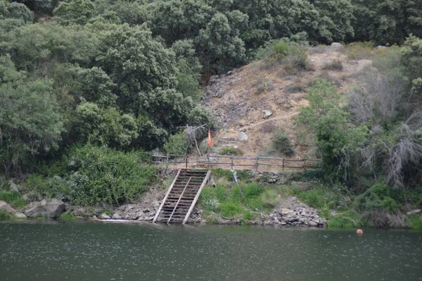 Douro Nehri boyunca Portekiz 'den İspanya manzarası