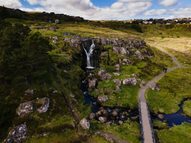 Torshavn, Faroe Adalarındaki Svartafoss Şelalesi