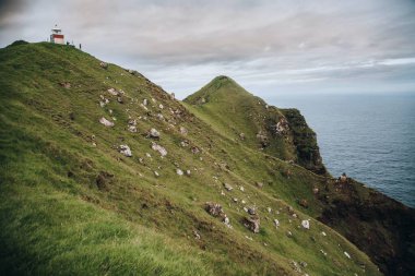 Kallur Deniz Feneri Kalsoy, Faroe Adaları 'ndaki Trollanes' de.