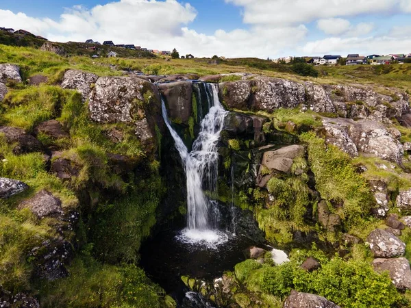 Torshavn, Faroe Adalarındaki Svartafoss Şelalesi